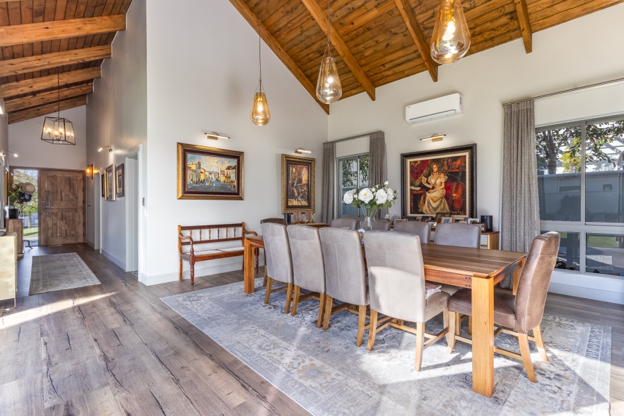 4 Bedroom Property for Sale in Lemoenkloof Western Cape